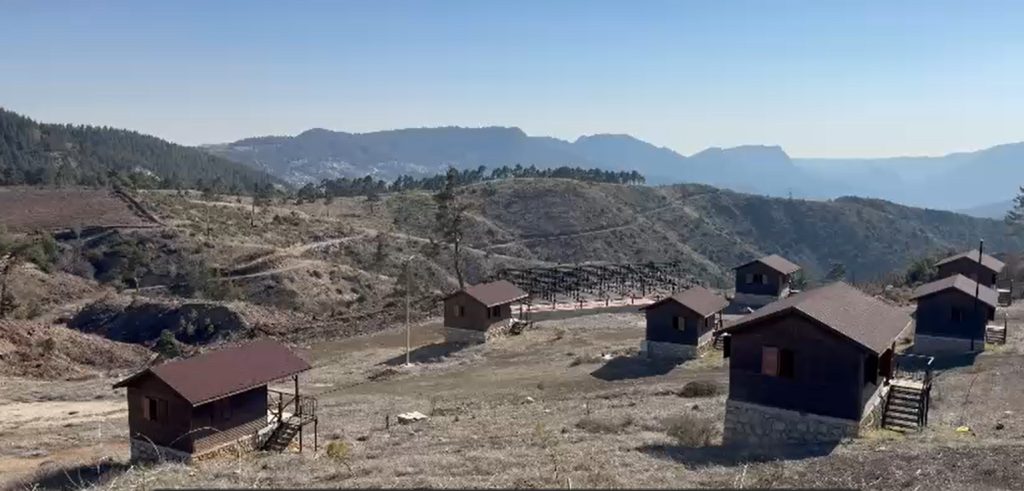 Turizm tesisi 10 yıldır çürümeye terk edildi