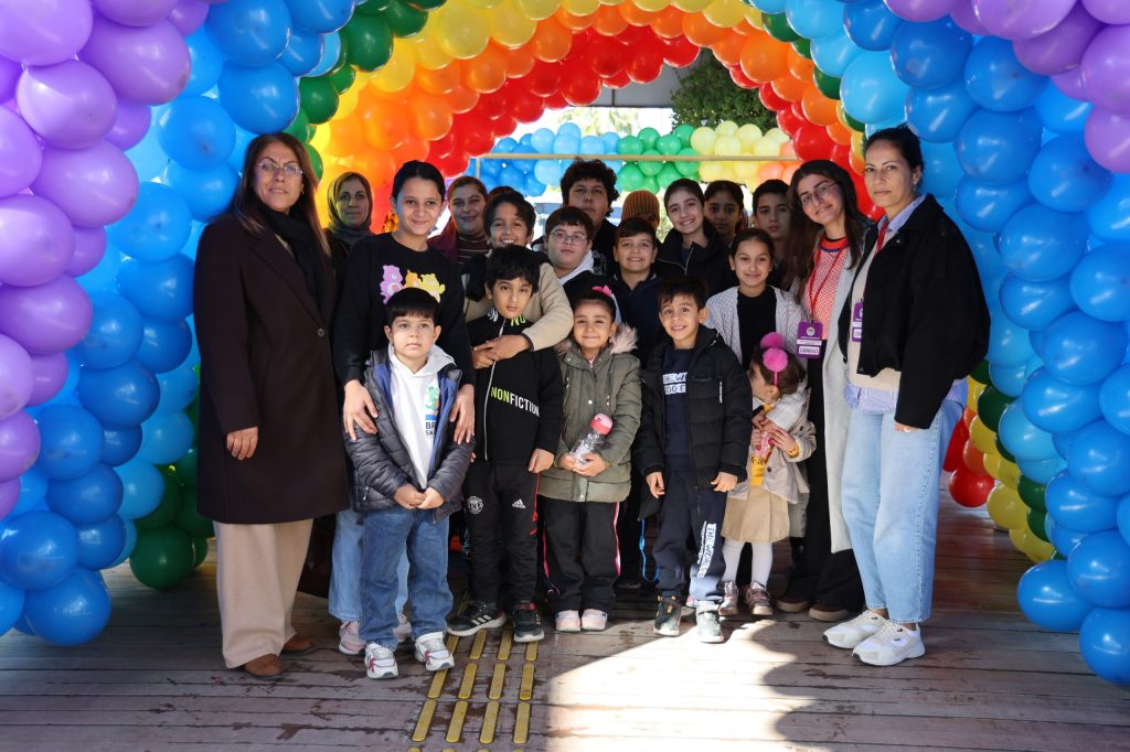 Tatil  başladı, perde açıldı