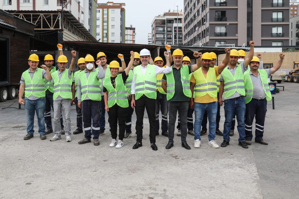 Başkan Tuncer: Emekçilerimizle omuz omuzayız