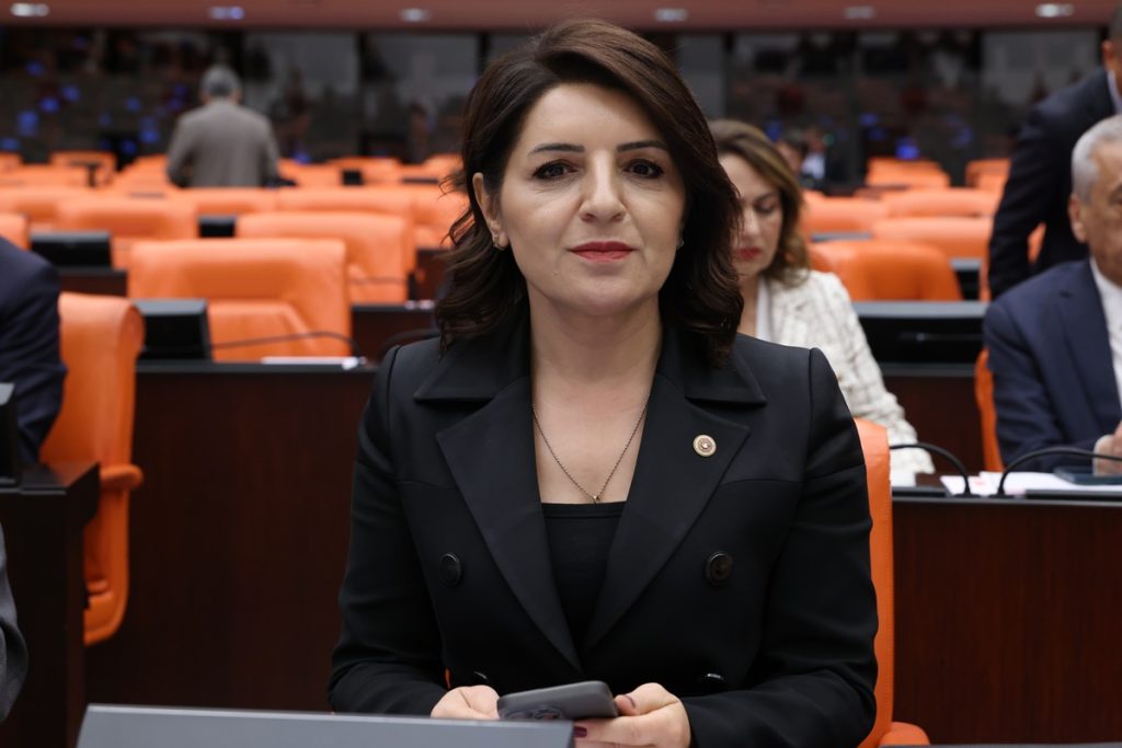 “Vatandaşın sofrasından 130 ekmek eksildi”