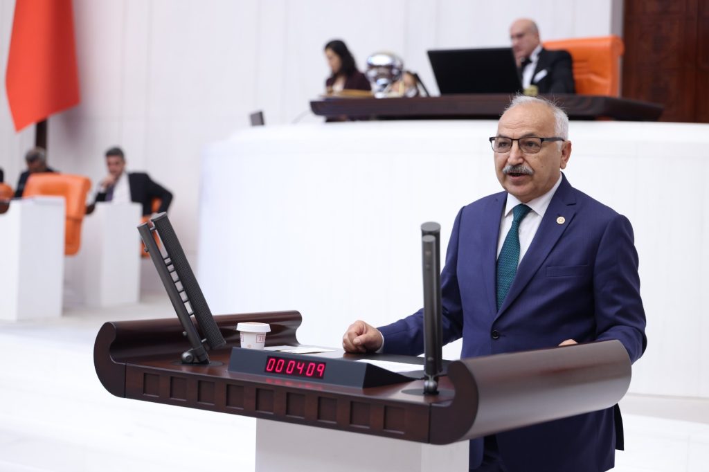 “Mersinli çiftçi, yıllardır işlediği topraklarda işgalci konumuna düşürüldü”