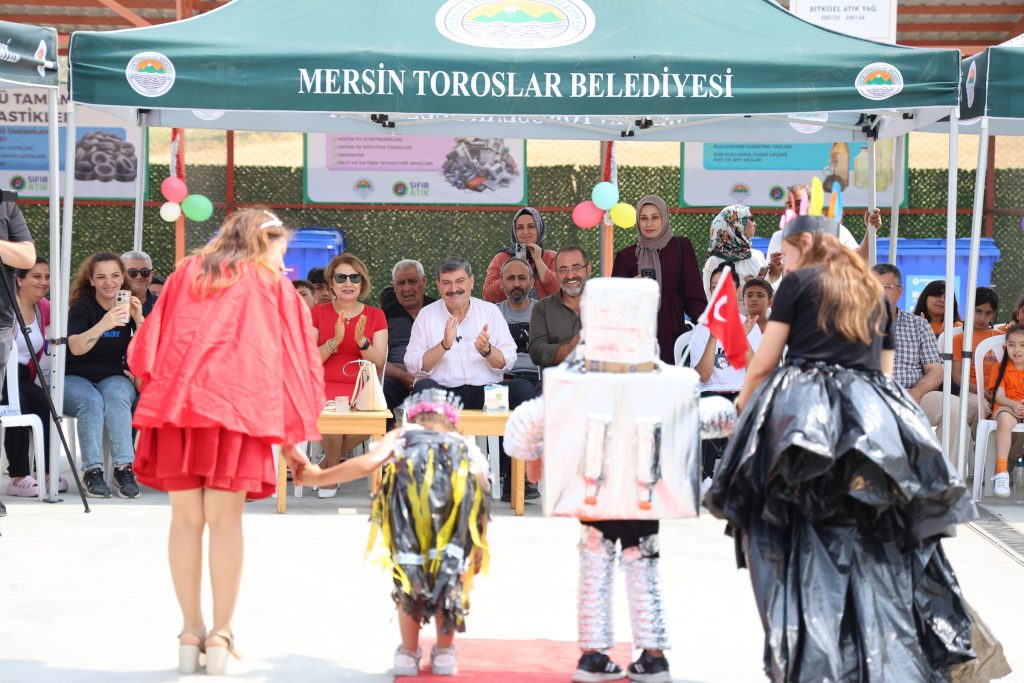 Toroslar’da çocuklar geri dönüşümü anlattı