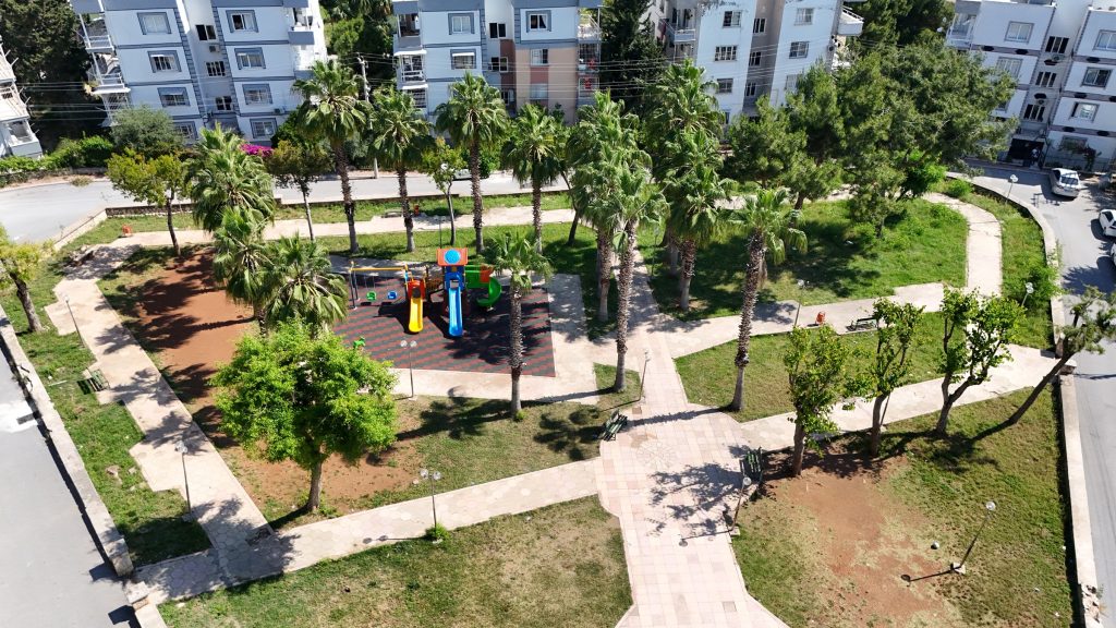 Toroslar’da parklar yenileniyor