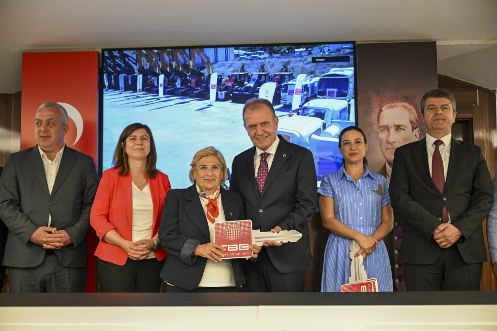 “3 yıl sonra seçimlerde halkımızın karşısına alnımız açık bir şekilde çıkacağız”