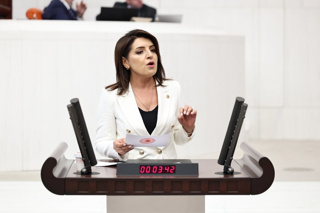 Konu vatandaşın borcu olunca AKP ve MHP görmezden geldi!