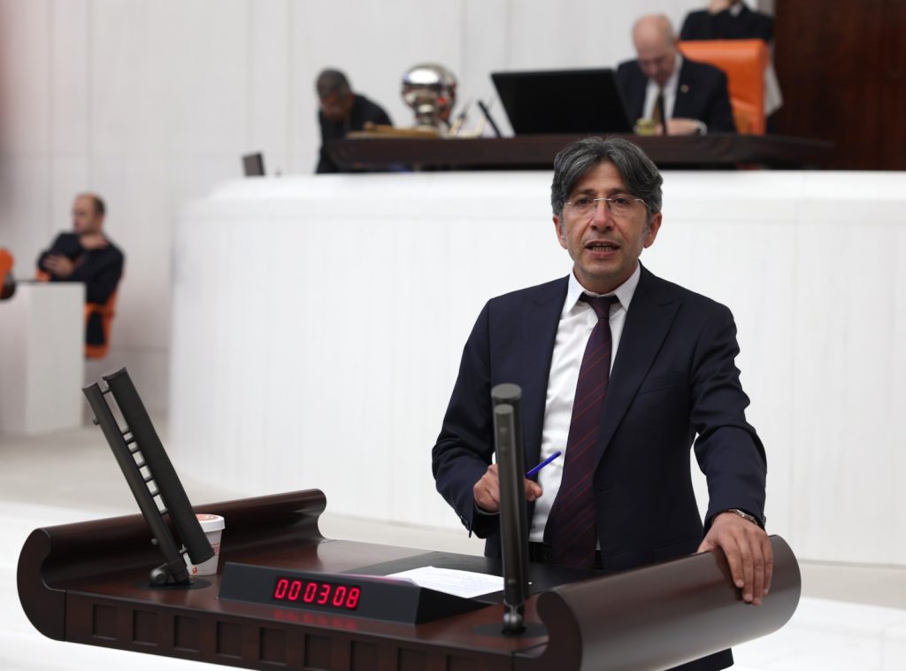 Ali Bozan, Bakan Yumaklı’ya sordu: Mersin orman yangınlarına karşı hazır mı?
